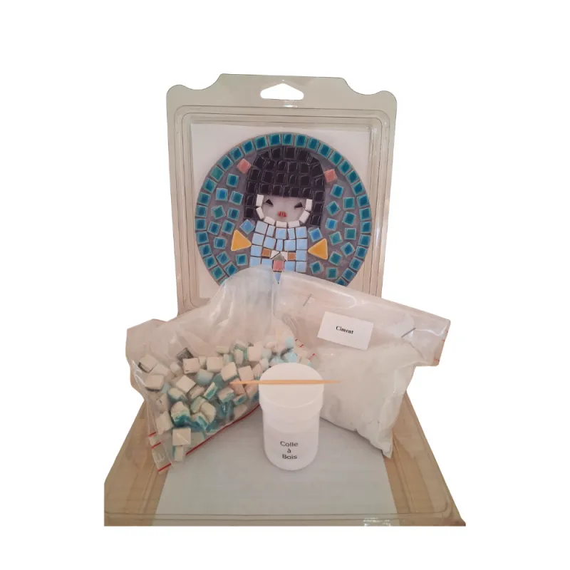 Kit mosaïque poupée japonaise avec tesselles artisanales