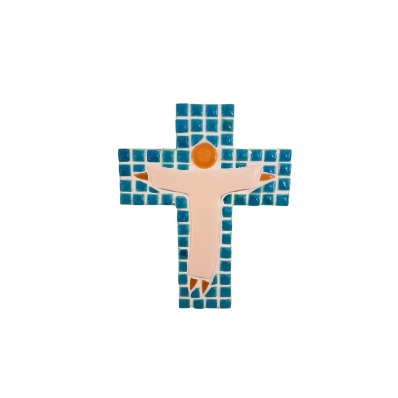 Croix en mosaïques à petits carreaux façonnée à la main