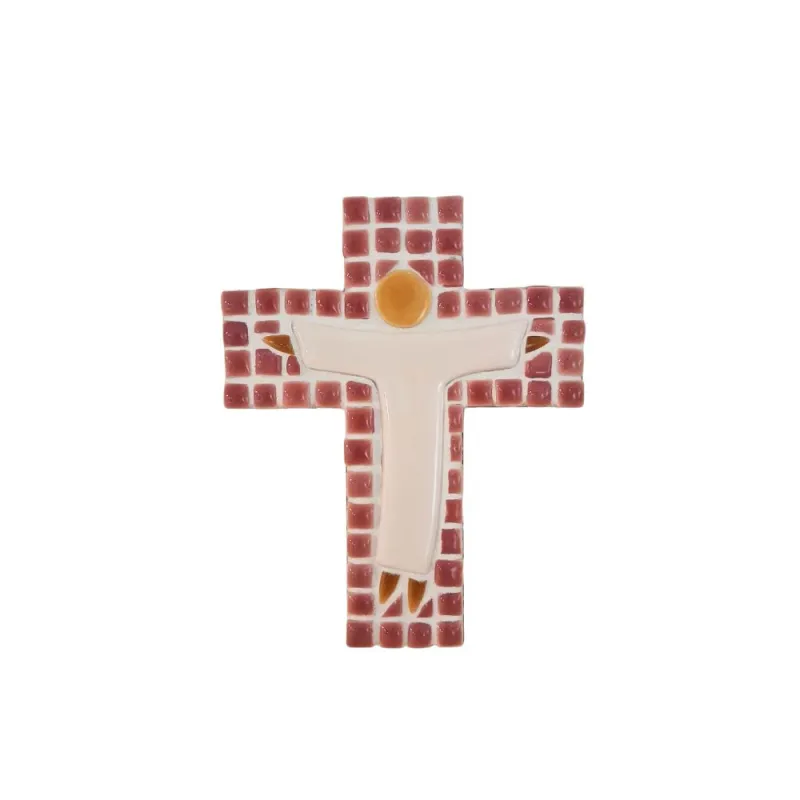 Croix en mosaïques à petits carreaux façonnée à la main