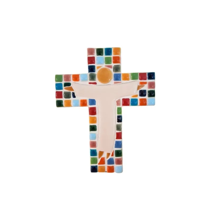 Croix en mosaïques à petits carreaux façonnée à la main